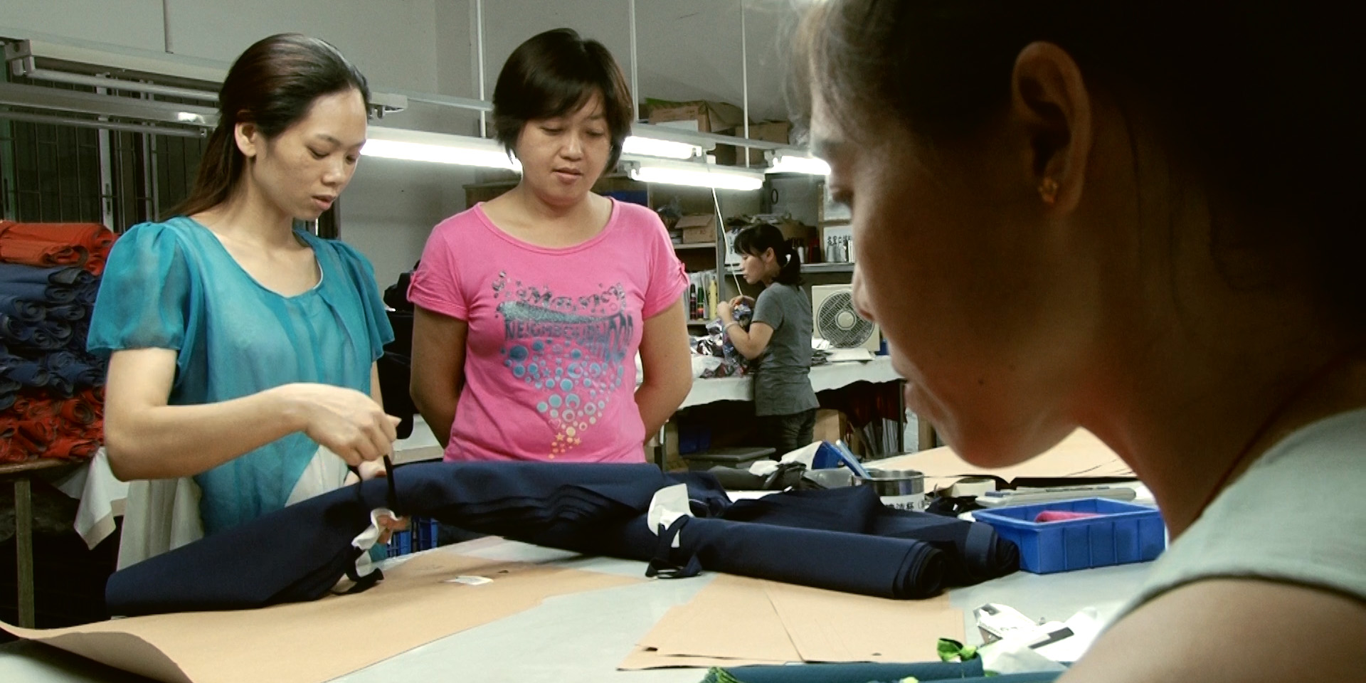 VAUDE | "Bekleidungs-Produktion in Asien" | Commercial Documentary