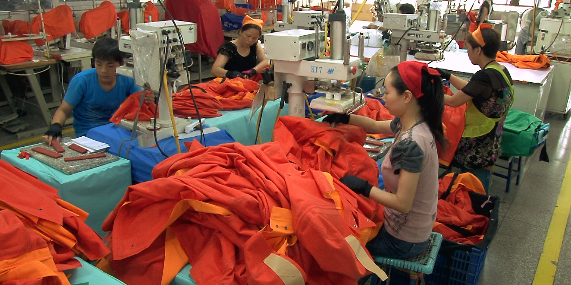 VAUDE | "Bekleidungs-Produktion in Asien" | Commercial Documentary